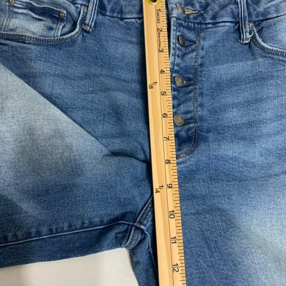Time and Tru Womens Size 12 Button Distressed Jeans Short - Picture 8 of 9